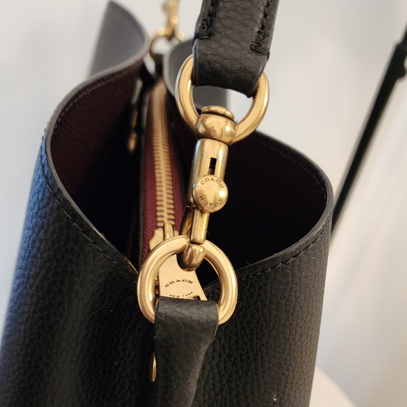 Coach Willow Shoulder Bag EUC - Picture 4 of 12